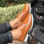 Glossy urban derby shoes