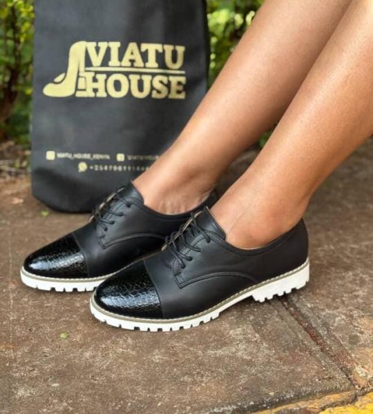 Signature leather brogues